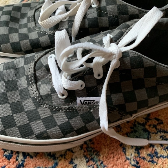 Checkered vans - Picture 2 of 3